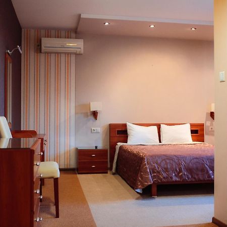 Euro Motel Lyuboml Exterior foto