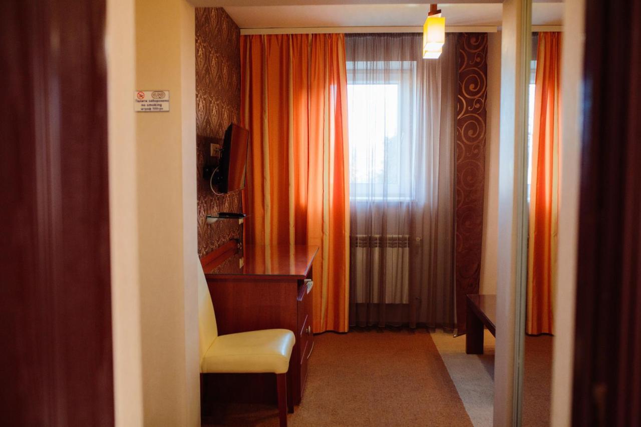 Euro Motel Lyuboml Exterior foto