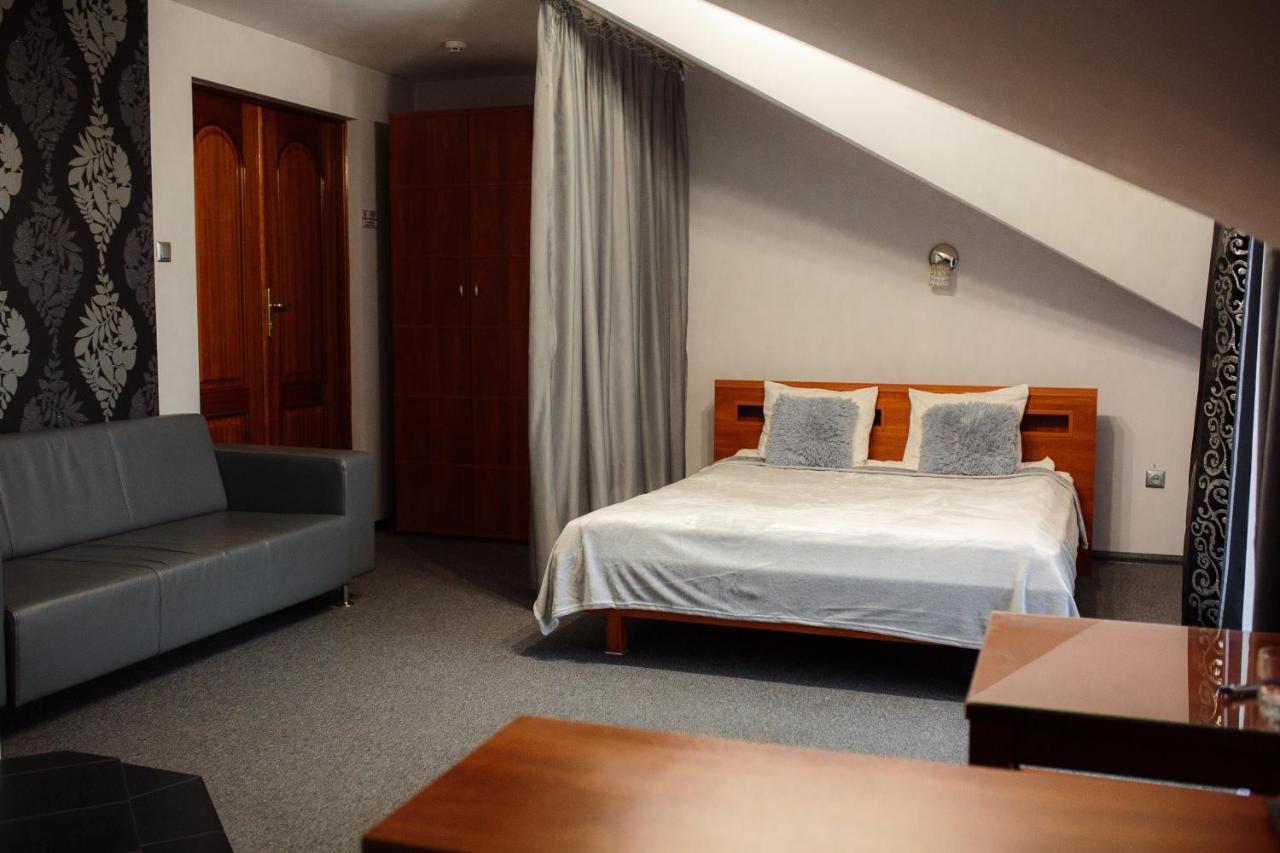Euro Motel Lyuboml Exterior foto