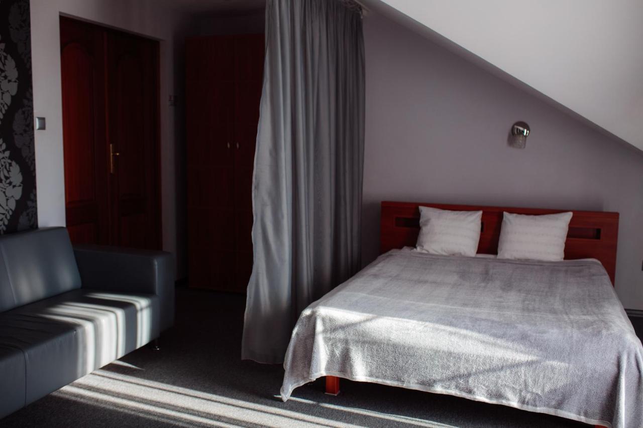 Euro Motel Lyuboml Exterior foto